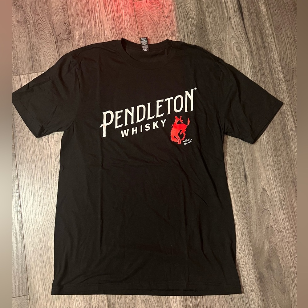 Men’s Small Pendleton Whiskey Black Shirt